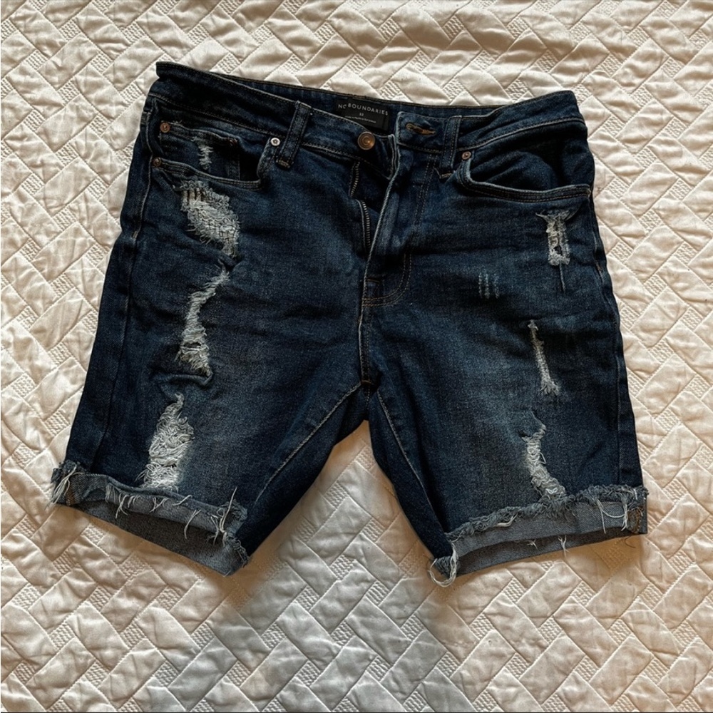 Dark blue distressed jean shorts no boundaries size 32 7” inseam